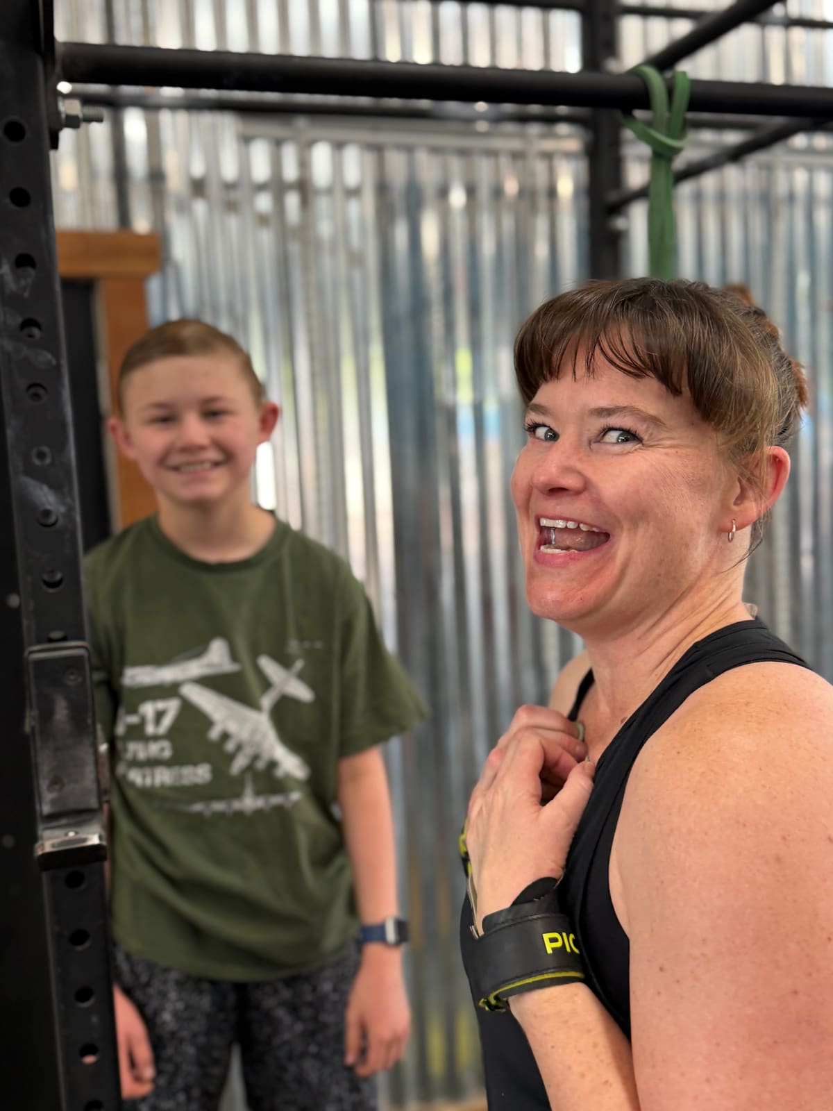 Community workout and team spirit at Bird Dog CrossFit in Castle Rock